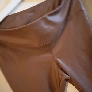 Beautiful faux leather size med